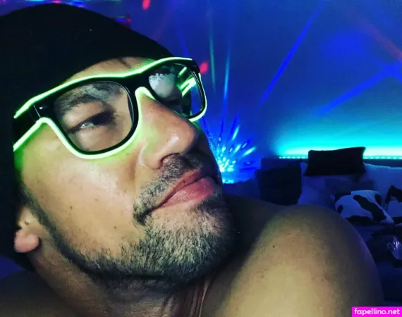 Thejohnnycastle 1 OnlyFans Thumbnail #8cqPQCpjU0