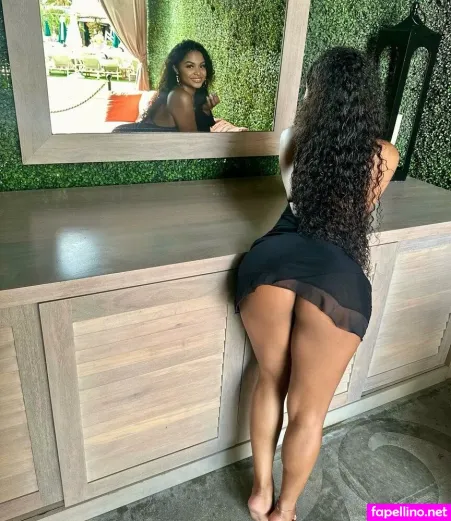 Thejovipena 1 OnlyFans Thumbnail #1Y1XbYEjFM