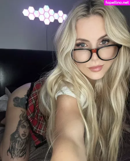 Theleaway OnlyFans Thumbnail #SWXUj77rMg