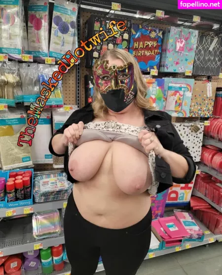 Themaskedhotwife OnlyFans Thumbnail #POh2lo0iiY