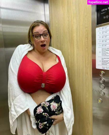 Thenadinejansen OnlyFans Thumbnail #1U6oaZBG9k