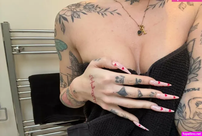 Thenaughtytattooist OnlyFans Thumbnail #1bgvzBFXyr