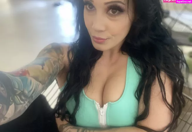 Thenoelleeaston OnlyFans Thumbnail #i9umE0oSER