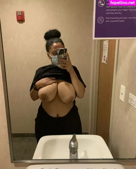 Theolivebunny OnlyFans Thumbnail #57dGCwMDWm