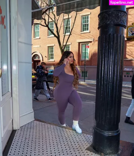 Theonlybarbii OnlyFans Thumbnail #mBi5O6FZ5P