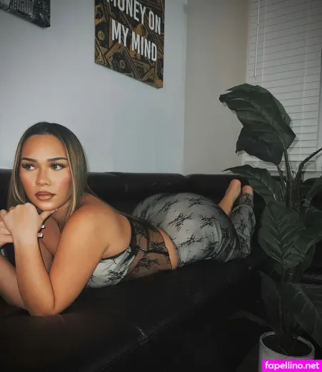 Theonlyciara OnlyFans Thumbnail #j9CbWPJcpe