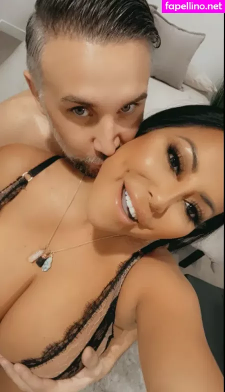 Theonlykiaramia OnlyFans Thumbnail #dE8J2sx5Zn