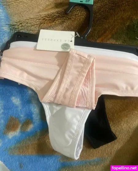 Thequeenbeeally2 0 OnlyFans Thumbnail #Ry4wcFitfI