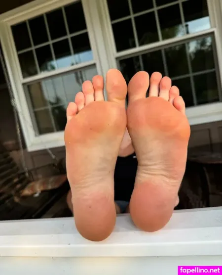 Thequeeoffeet OnlyFans Thumbnail #3eNIrGwGWQ