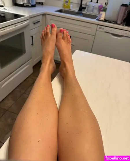 Thequeeoffeet OnlyFans Thumbnail #PbGxfDQiDd