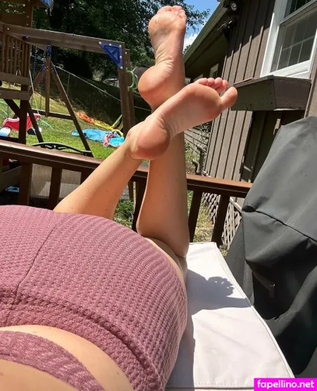 Thequeeoffeet OnlyFans Thumbnail #SEoXhDSkz7