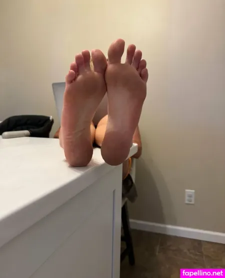 Thequeeoffeet OnlyFans Thumbnail #dPuQztXvsY