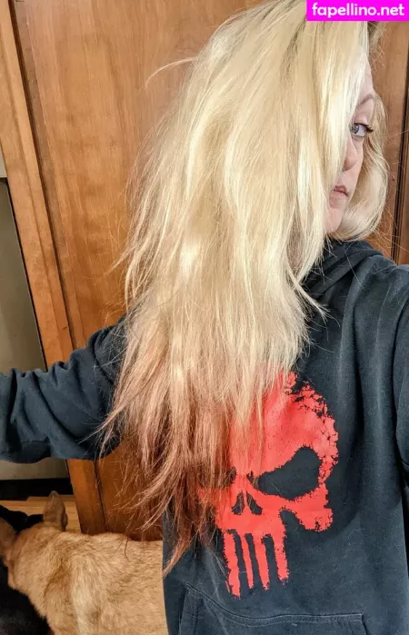 Theradicalfox OnlyFans Thumbnail #g5DM28fifb