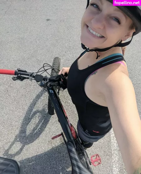 Theradicalfox OnlyFans Thumbnail #wmHkhFSzqd