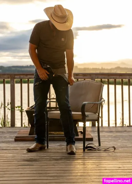 Therealcowboydaddy OnlyFans Thumbnail #V0W6Rb0C4L