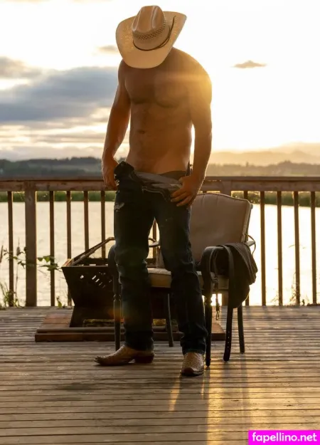 Therealcowboydaddy OnlyFans Thumbnail #tPXsMG4KMA