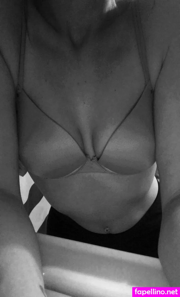 thereallindseyluna, thereallindseylunaa Nude Leaked OnlyFans Photo #msnyr2mo2w