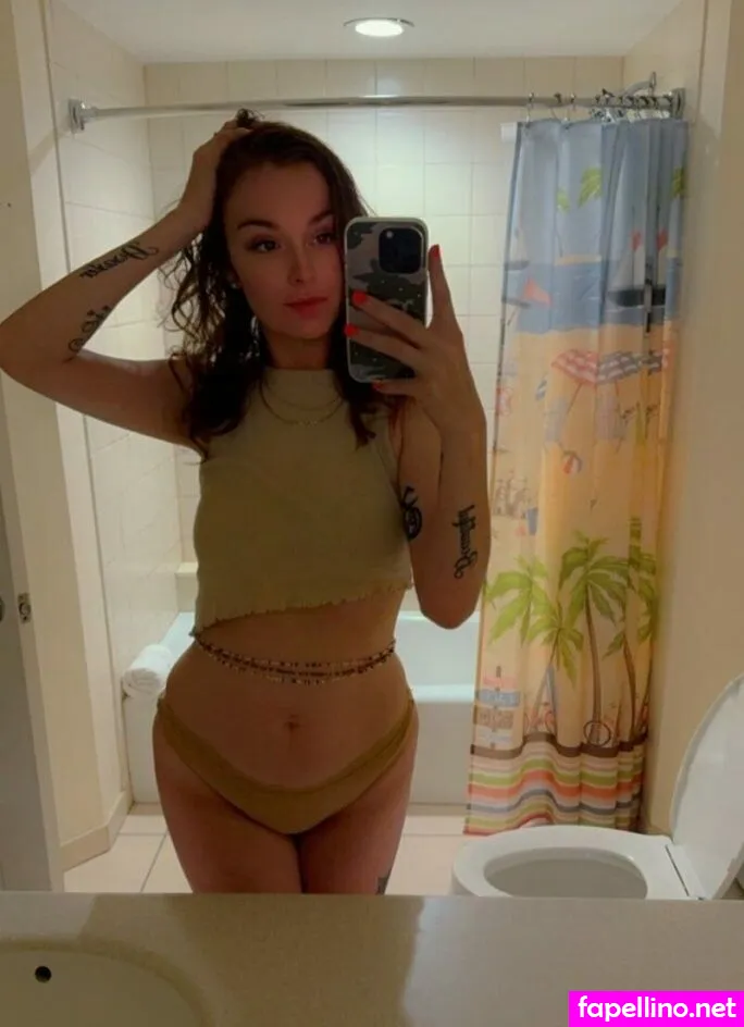 miss vee, thereallevee, thereallmissvee Nude Leaked OnlyFans Photo #KsvEUbC9xi