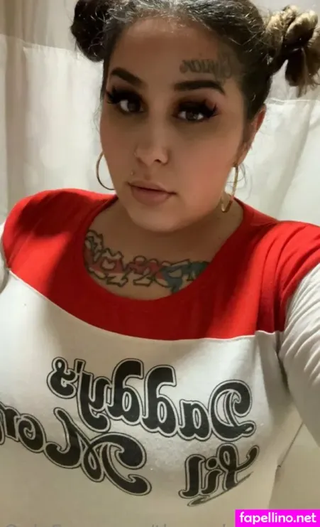 Therealmizkellie 1 OnlyFans Thumbnail #5vJBr0Avac