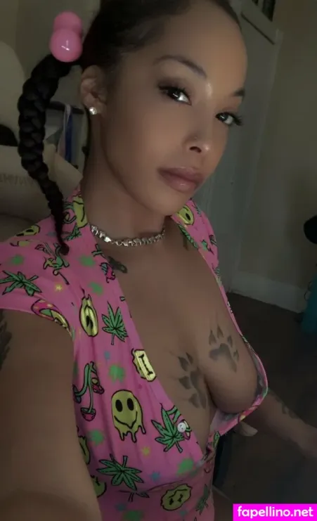 Therealvixxxen OnlyFans Thumbnail #OZPpBV6Lpy