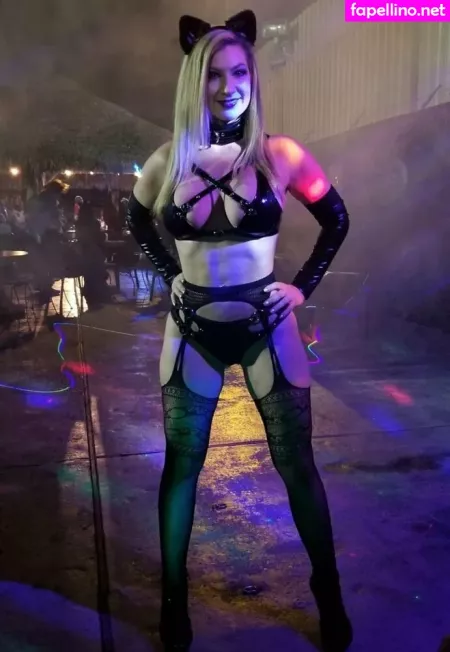 Therebeccaryder OnlyFans Thumbnail #BXAN3hhjt3