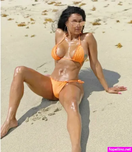 Theredsonya OnlyFans Thumbnail #9uDKlH6VJv