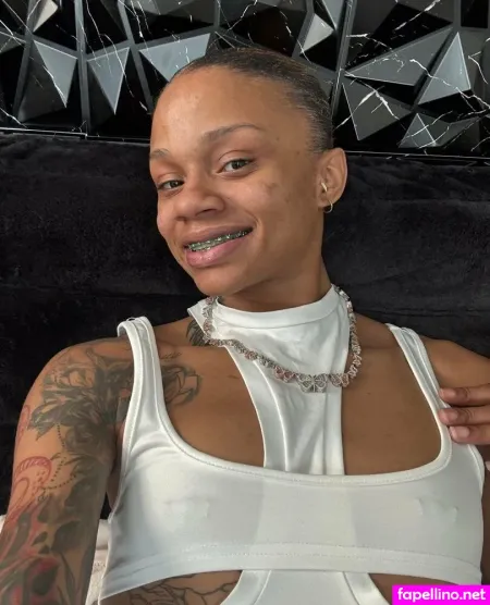 Therenitylove OnlyFans Thumbnail #5tdg0yE220