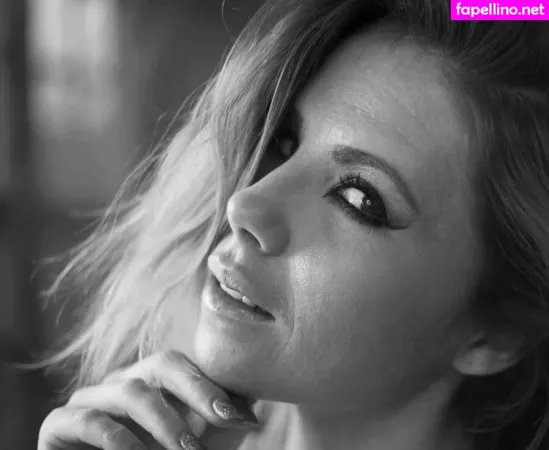 Theresa Louise OnlyFans Thumbnail #x2UeRmA2Jz