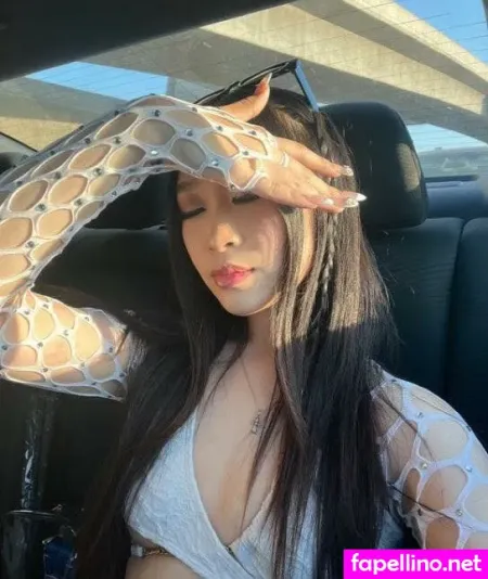 Theresa Nguyen OnlyFans Thumbnail #Howwmbcho9