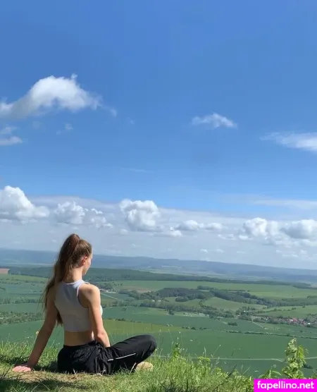 Theresa S0phie OnlyFans Thumbnail #1YMMUF43qa