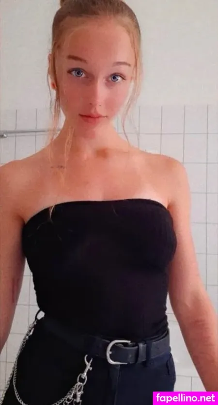 Theresa S0phie OnlyFans Thumbnail #E4eiZT6awv