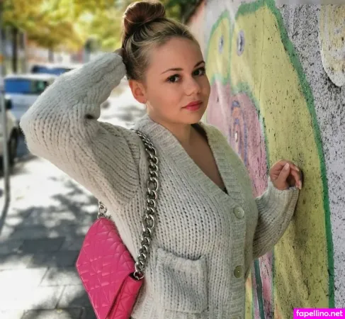 Theresa Traser OnlyFans Thumbnail #AZhyj3qqyr