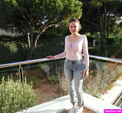 Theresa Traser OnlyFans Thumbnail #nLwCiQd9Dv