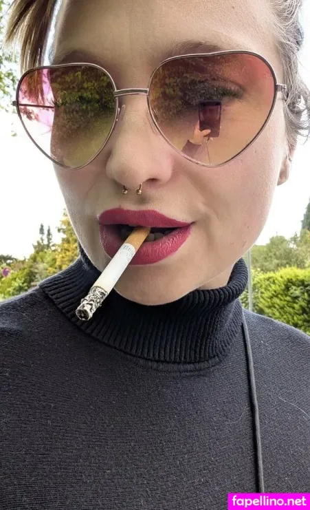 Theresasmoke OnlyFans Thumbnail #05bkubMcO5
