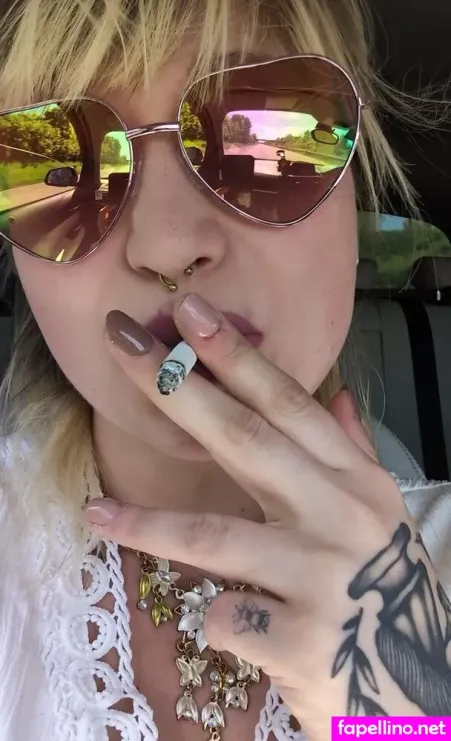 Theresasmoke OnlyFans Thumbnail #KwKPT0RnFl