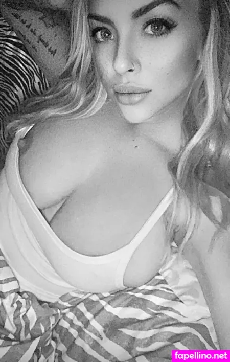 Theroxxyjean OnlyFans Thumbnail #1oSokEoMMX