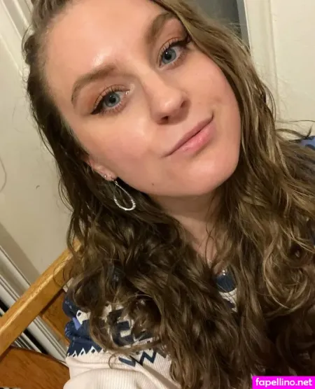 Theroyalheidi OnlyFans Thumbnail #t9LLmFSAxL