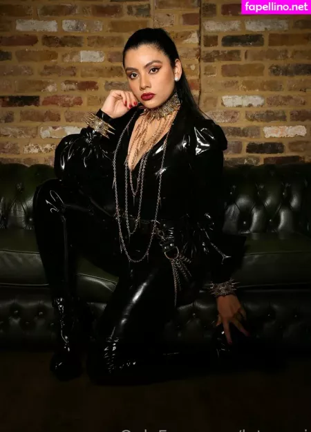 Therubberbabe OnlyFans Thumbnail #6P4PkO8qz9