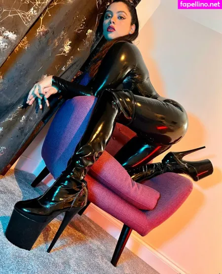 Therubberbabe OnlyFans Thumbnail #w7b9GBBiDC