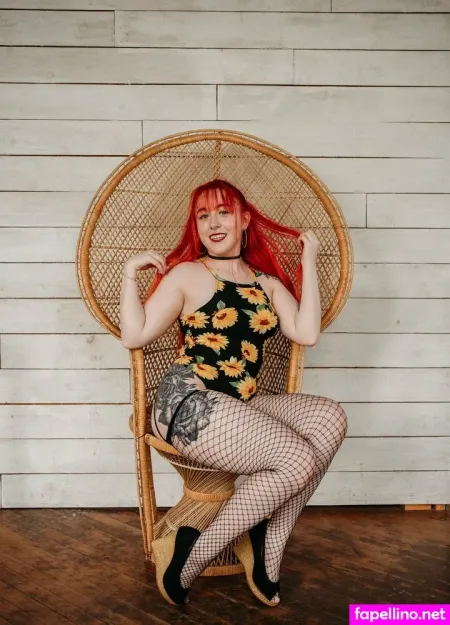 Thescarlettvixen1 OnlyFans Thumbnail #SUR3kkqyec