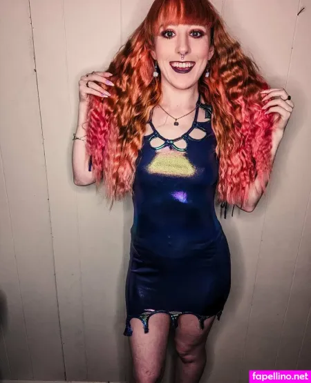 Thescarlettvixen1 OnlyFans Thumbnail #eeDB1jooH0