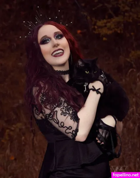 Thescarlettvixen1 OnlyFans Thumbnail #s8iDylM4tb