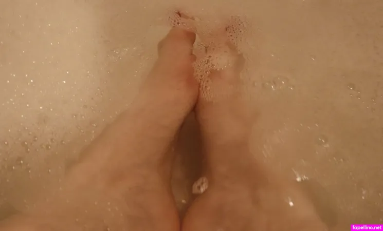 Theselilpiggie6 OnlyFans Thumbnail #WPU6bQz3ba