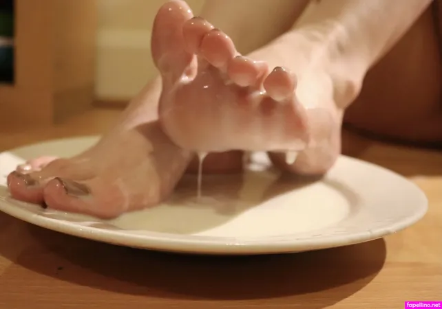 Theselilpiggie6 OnlyFans Thumbnail #d94TYNPeCD