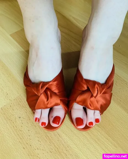 Theselilpiggie6 OnlyFans Thumbnail #e66GLzxy6n