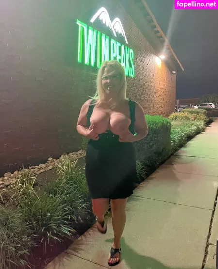 Thesexywifetx OnlyFans Thumbnail #f2xAiJSbFI