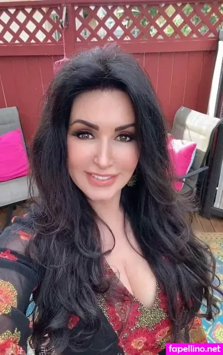 Thesophiascott OnlyFans Thumbnail #5v8NIAX3Re