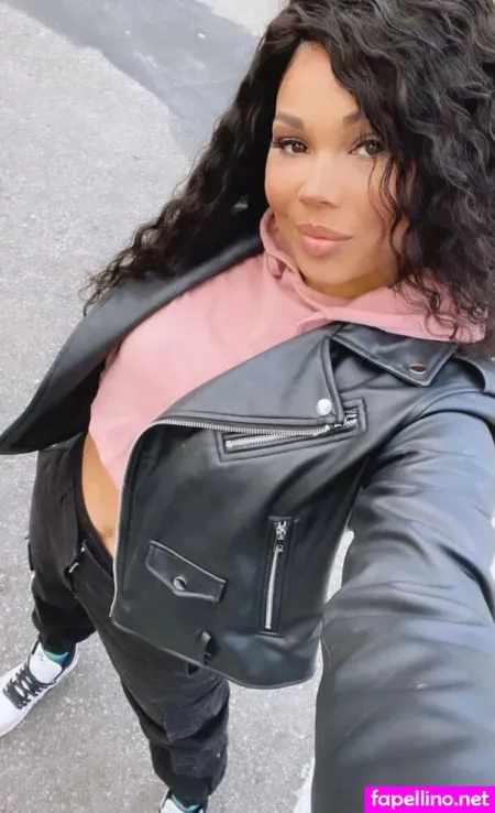 Thetezzashow OnlyFans Thumbnail #6kGbWmt3nc