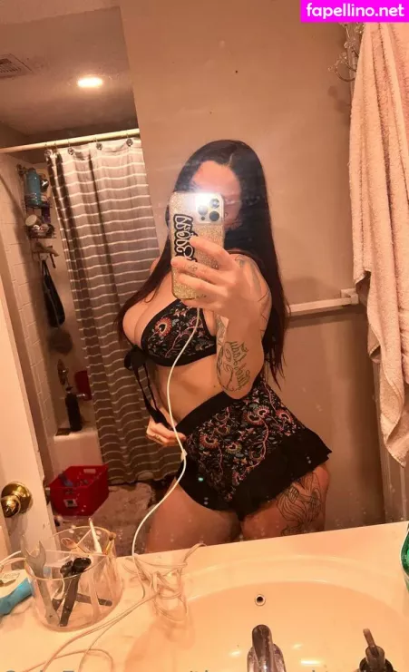 Theveronicashoww OnlyFans Thumbnail #HBJJmhYN3j