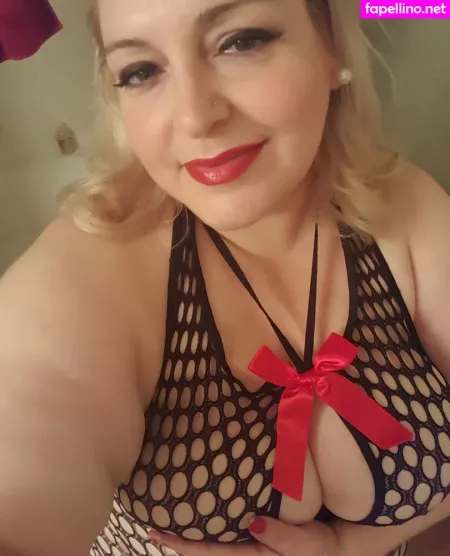 Theviviennerose OnlyFans Thumbnail #YNkcn2fWHh